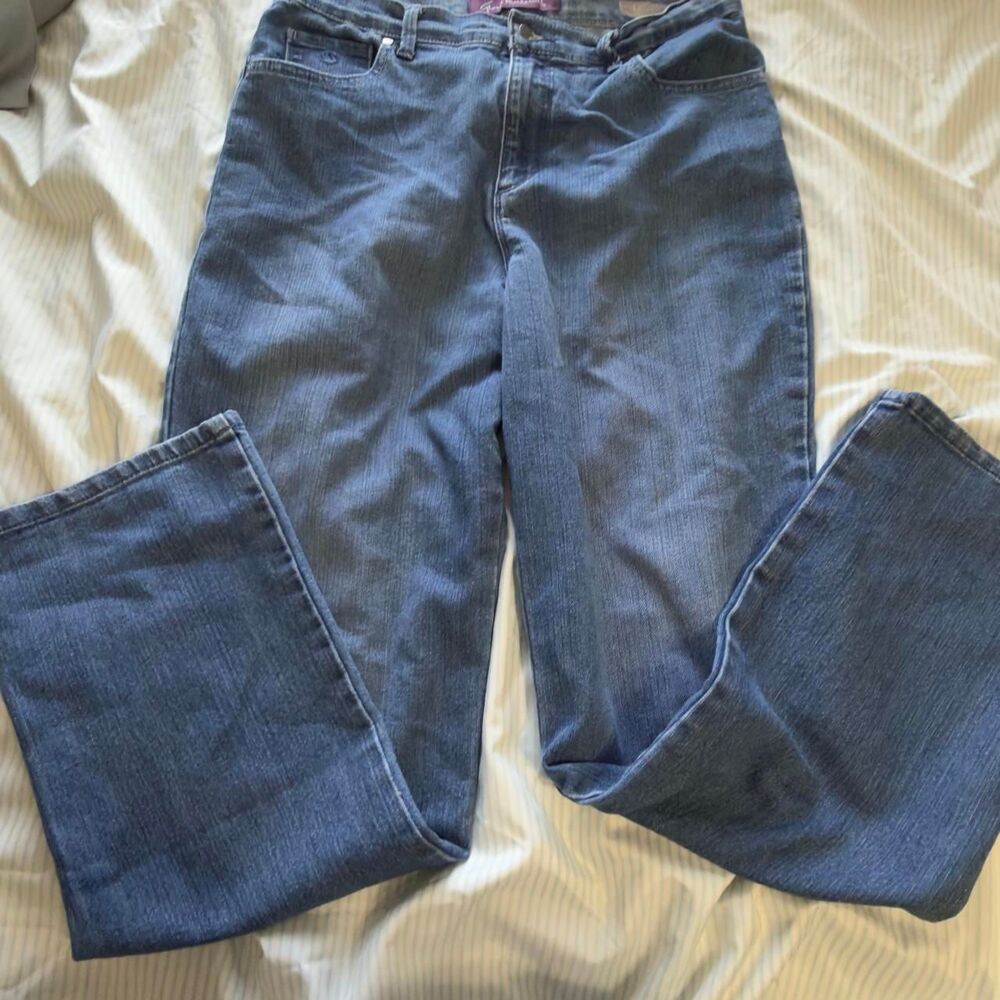 Gloria Vanderbilt Women's Blue Denim Jeans Size 10 with Studded Back